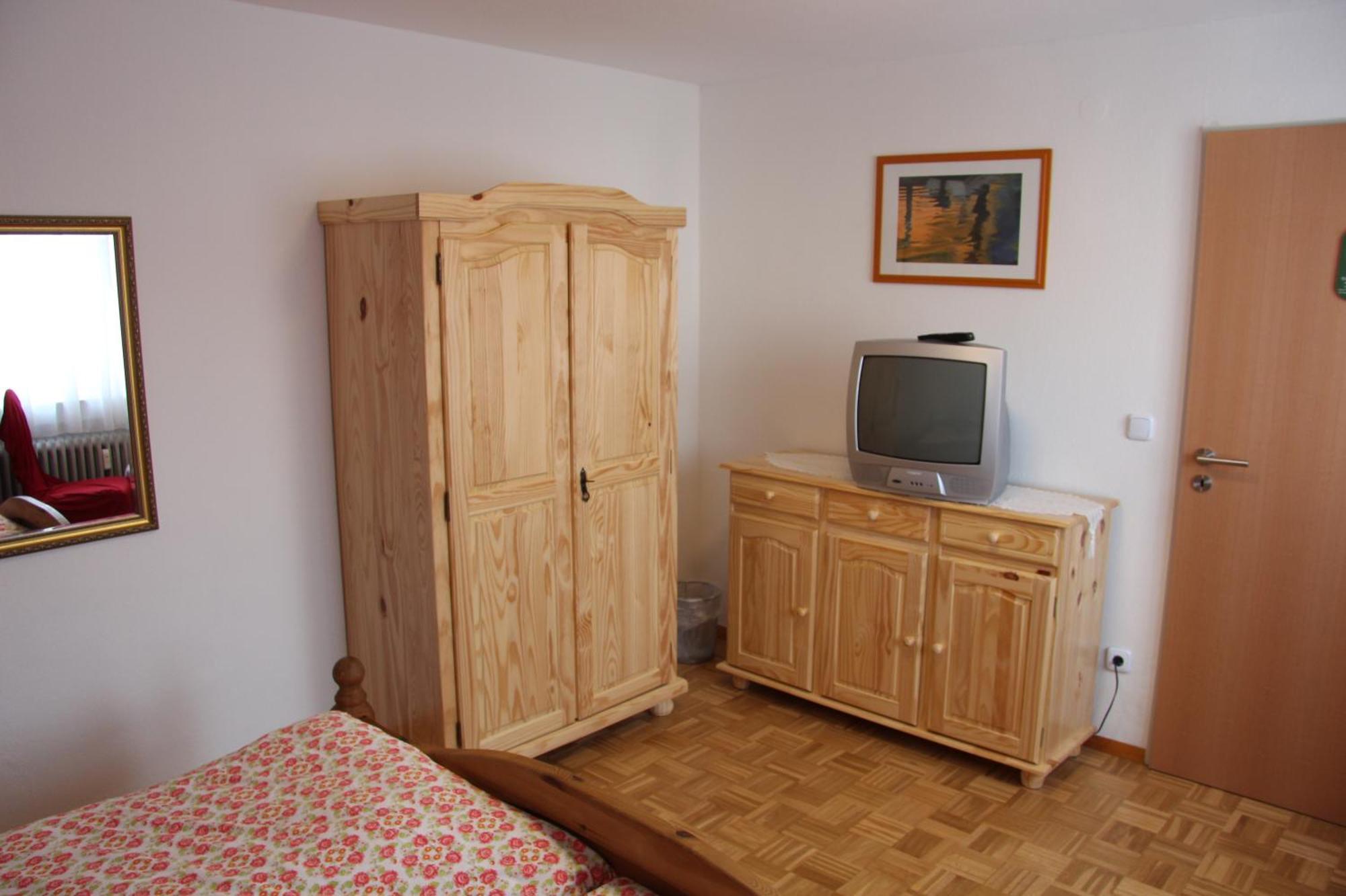 Hotel Am Schloss Neuenstein Szoba fotó